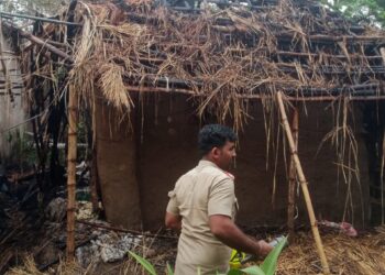 ଜଳିଗଲା ୨ ବଖରା ଛପର ଘର, ଲୋକମାନଙ୍କର ଉଡିଗଲା ହୋସ !