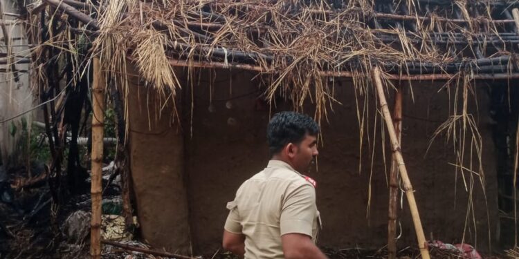 ଜଳିଗଲା ୨ ବଖରା ଛପର ଘର, ଲୋକମାନଙ୍କର ଉଡିଗଲା ହୋସ !