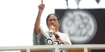 ମମତା ବାନାର୍ଜୀ ଜାରି କଲେ ଇସ୍ତାହାର: ମହିଳାମାନଙ୍କୁ ମାସିକ ୧୫୦୦, ବେକାରଙ୍କ ପାଇଁ ପକେଟ ଖର୍ଚ୍ଚ