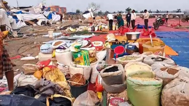 ରାଜ୍ୟରେ ତାଣ୍ଡବ ରଚୁଛି କାଳବୈଶାଖୀ, ଛାରଖାର ହୋଇଗଲା ମହୋତ୍ସବ ଲାଗି ପଡ଼ିଥିବା ଷ୍ଟଲ୍