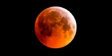 ଆଜି ଦୋଳପୂର୍ଣ୍ଣିମାରେ ବିରଳ ପୂର୍ଣ୍ଣ ଚନ୍ଦ୍ରଗ୍ରହଣ, ଆକାଶରେ ଦେଖାଯିବ ନାଲି ରଙ୍ଗର ଜହ୍ନ