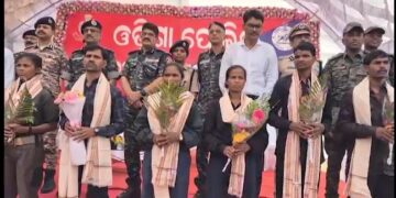 ଆତ୍ମସମର୍ପଣ କଲେ ୧୧ ମାଓବାଦୀ, ମାଓମୁକ୍ତ ହେଲା କଳାହାଣ୍ଡି ଜିଲ୍ଲା