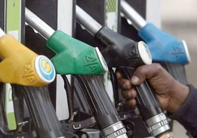 ଦେଶର ସମସ୍ତ ପେଟ୍ରୋଲ ପମ୍ପରେ ପର୍ଯ୍ୟାପ୍ତ ପରିମାଣରେ ପେଟ୍ରୋଲ ଏବଂ ଡିଜେଲ ଉପଲବ୍ଧ: କେନ୍ଦ୍ର