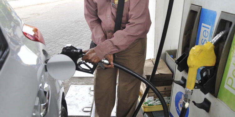 କେନ୍ଦ୍ର ସରକାରଙ୍କ ବଡ଼ ନିଷ୍ପତ୍ତି, ପେଟ୍ରୋଲ୍‌ ଡିଜେଲ୍‌ ଉପରୁ କମିଲା ଏକ୍ସସାଇଜ୍‌ ଡ୍ୟୁଟି