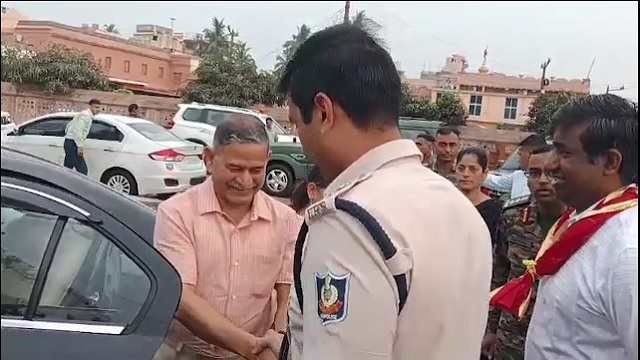 ୩ ଦିନିଆ ଓଡ଼ିଶା ଗସ୍ତରେ ଆସିଛନ୍ତି ସ୍ଥଳସେନା ମୁଖ୍ୟ, ଶ୍ରୀଜିଉଙ୍କୁ କଲେ ଦର୍ଶନ