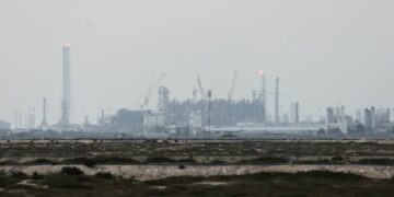 କାତାର ଗ୍ୟାସ୍ ପ୍ଲାଣ୍ଟ ଉପରେ ଇରାନର ମିସାଇଲ୍ ମାଡ଼, ଜଳୁଛି ପ୍ଲାଣ୍ଟ