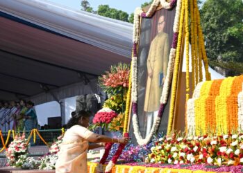 ଆଜି ଡ଼ଃ ଭୀମରାଓ ଆମ୍ବେଦକରଙ୍କ ୧୩୬ ତମ ଜୟନ୍ତୀ, ଶ୍ରଦ୍ଧାଞ୍ଜଳି ଅର୍ପଣ କଲେ ରାଷ୍ଟ୍ରପତି