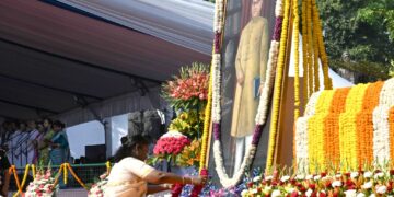 ଆଜି ଡ଼ଃ ଭୀମରାଓ ଆମ୍ବେଦକରଙ୍କ ୧୩୬ ତମ ଜୟନ୍ତୀ, ଶ୍ରଦ୍ଧାଞ୍ଜଳି ଅର୍ପଣ କଲେ ରାଷ୍ଟ୍ରପତି