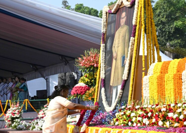 ଆଜି ଡ଼ଃ ଭୀମରାଓ ଆମ୍ବେଦକରଙ୍କ ୧୩୬ ତମ ଜୟନ୍ତୀ, ଶ୍ରଦ୍ଧାଞ୍ଜଳି ଅର୍ପଣ କଲେ ରାଷ୍ଟ୍ରପତି