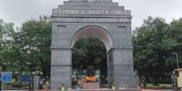 ଜୋତା-ସାର୍ଟକୁ ନେଇ ଭିସୁଟ ପ୍ରଥମ ବର୍ଷର ଦୁଇ ଛାତ୍ରଙ୍କୁ ରାଗିଂ, ଆର୍ଥିକ ଦଣ୍ଡ ଦେବାକୁ ନିଷ୍ପତ୍ତି