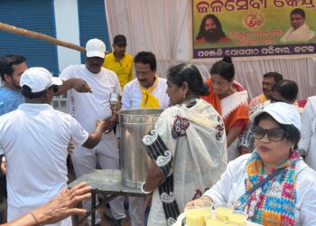 ପତଞ୍ଜଳି ପକ୍ଷରୁ ଜଳଛତ୍ର ଓ ଦହି ବଣ୍ଟନ