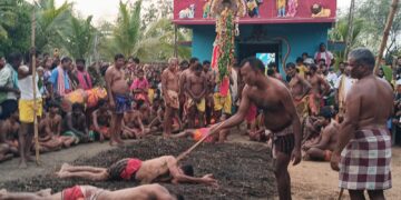 କଣ୍ଟା ଉପରେ ଗଡ଼ି ମନୋକାମନା ପୂରଣ ପାଇଁ ପ୍ରାର୍ଥନା, ବଜ୍ରକୋଟରେ ଭକ୍ତିର ଲହର, ମେରୁ ଉତ୍ସବରେ କଣ୍ଟା ଉପରେ ଗଡ଼ିଲେ ଭଗତା, ଦେଖିବାକୁ ଭକ୍ତମାନଙ୍କ ଭିଡ଼