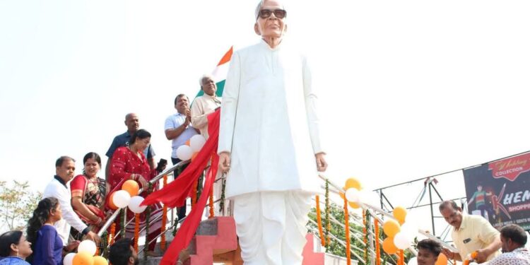 ସ୍ୱାଧୀନତା ସଂଗ୍ରାମୀ ବୀର ବୈଷ୍ଣବ ପଟ୍ଟନାୟକଙ୍କ ପ୍ରତିମୂର୍ତ୍ତି ଉନ୍ମୋଚିତ !