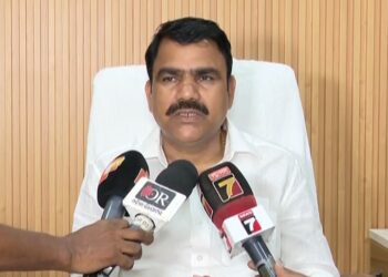 ଜିଲ୍ଳାପାଳଙ୍କ ରିପୋର୍ଟ ଆଧାରରେ ନିଆଯିବ ଖରାଛୁଟି ନିଷ୍ପତ୍ତି: ବିଦ୍ୟାଳୟ ଓ ଗଣଶିକ୍ଷା ମନ୍ତ୍ରୀ