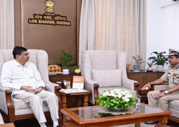 ରାଜ୍ୟପାଳଙ୍କୁ ଭେଟିଲେ ପୋଲିସ କମିଶନର, ରାଜଭବନରେ IRS ଅଫିସରଙ୍କ ସହ ଉପୁଜିଥିବା ବିବାଦ ମାମଲା