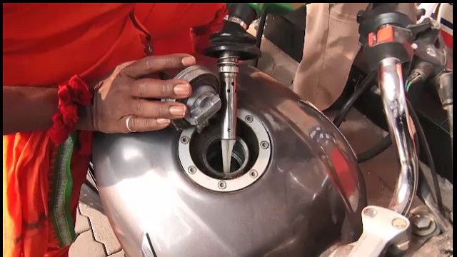 ଆଜିଠାରୁ ପେଟ୍ରୋଲ ପମ୍ପରେ E 20 ପେଟ୍ରୋଲ ବାଧ୍ୟତାମୂଳକ, ପେଟ୍ରୋଲ ନିର୍ଭରଶୀଳତା କମିବ