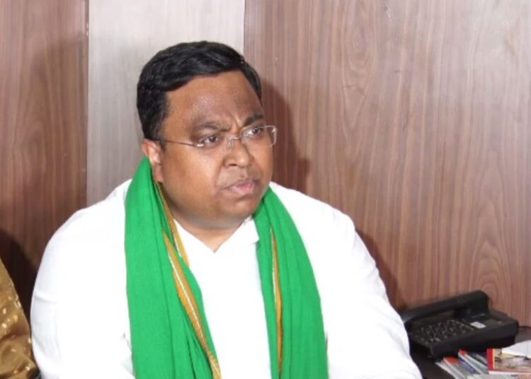 ସସ୍ମିତ ପାତ୍ରଙ୍କ ଇସ୍ତଫା ପତ୍ରକୁ ଗ୍ରହଣ କଲେ ବିଜେଡି ସଭାପତି ନବୀନ ପଟ୍ଟନାୟକ