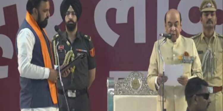 ଆଜିଠୁ ବିହାରରେ ସମ୍ରାଟ ଶାସନ, ପ୍ରଥମ ବିଜେପି ମୁଖ୍ୟମନ୍ତ୍ରୀ ଭାବେ ନେଲେ ଶପଥ