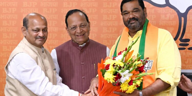 ବିଜେପିରେ ଯୋଗଦେଲେ ଦେବାଶିଷ ସାମନ୍ତରାୟ
