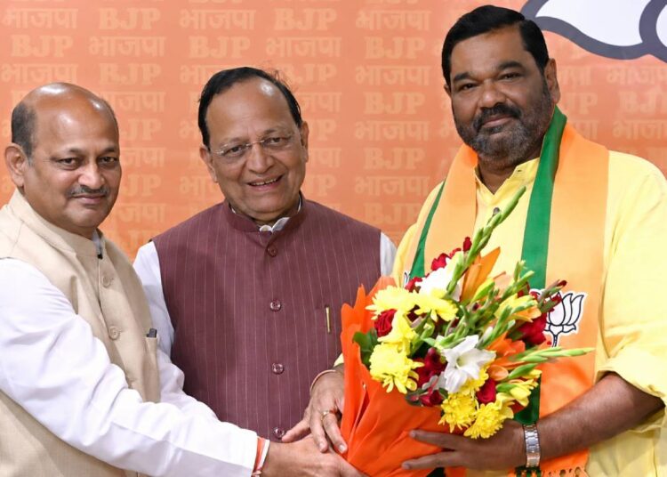 ବିଜେପିରେ ଯୋଗଦେଲେ ଦେବାଶିଷ ସାମନ୍ତରାୟ