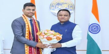 ଓଡ଼ିଶା ସିଭିଲ ସର୍ଭିସ୍ ପରୀକ୍ଷାରେ ପ୍ରଥମ ସ୍ଥାନ ହାସଲ କରିଥିବା ବୁବୁନ ସାହୁଙ୍କୁ ସମ୍ବର୍ଦ୍ଧିତ କଲେ ମୁଖ୍ୟମନ୍ତ୍ରୀ