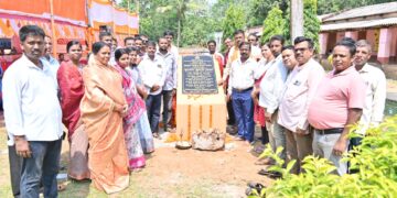 ଝାଡ଼ପଡାରେ ଗୋଦାବରୀଶ ମିଶ୍ର ଆଦର୍ଶ ପ୍ରାଥମିକ ବିଦ୍ୟାଳୟର ଭିତ୍ତିପ୍ରସ୍ତର ସ୍ଥାପନ