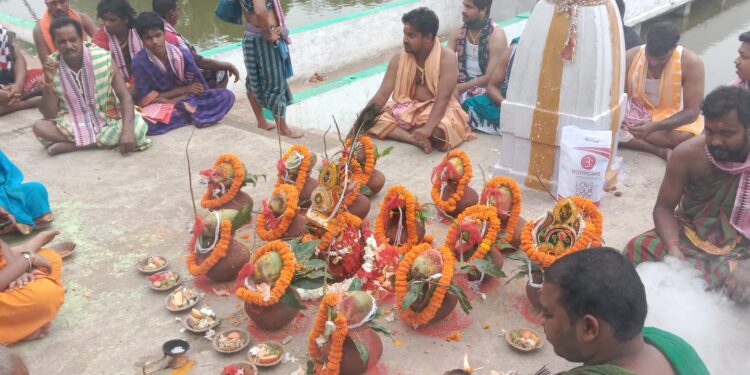 ମା’ ମଣିନାଗଙ୍କ ପଞ୍ଚଦିନାତ୍ମକ ମନ୍ଦିର ପ୍ରତିଷ୍ଠା ଉତ୍ସବ ଆରମ୍ଭ, ଭକ୍ତିମୟ ପରିବେଶରେ ଅନୁଷ୍ଠିତ ହେଲା କଳସ ଯାତ୍ରା