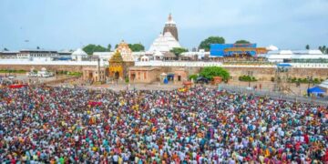ପ୍ରବଳ ଖରା ଓ ଗୁଳୁଗୁଳି କୁ ଖାତିର ନକରି ବିଶ୍ଵନିୟନ୍ତାଙ୍କୁ ଦର୍ଶନ କଲେ ଲକ୍ଷାଧିକ ଶ୍ରଦ୍ଧାଳୁ