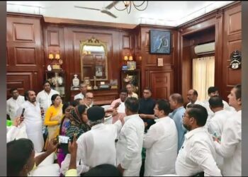TMCରେ ବିଦ୍ରୋହ, ହାରିବା ପରେ ଘାରିଲା ଭାଙ୍ଗିବା ଭୟ