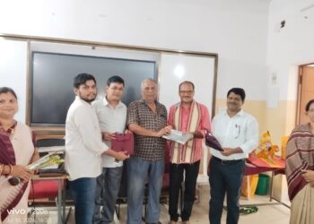 ଶାରଙ୍ଗଧରପୁର ନୋଡାଲ ଉଚ୍ଚ ବିଦ୍ୟାଳୟରେ ବିଦାୟକାଳୀନ ଓ ସ୍ୱାଗତସଭା