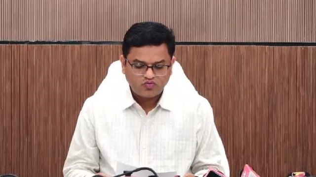 ତ୍ରୁଟିର ଏବେ ତର୍ଜମା ଚାଲିଛି, ଖୁବଶୀଘ୍ର ପିଲାଙ୍କୁ ନୂଆ ବହି ଯୋଗାଇ ଦିଆଯିବ