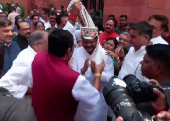 ଧର୍ମେନ୍ଦ୍ର ପ୍ରଧାନଙ୍କୁ ସଂସଦରେ ସସମ୍ମାନରେ ସ୍ବାଗତ କଲେ ଏନଡିଏ