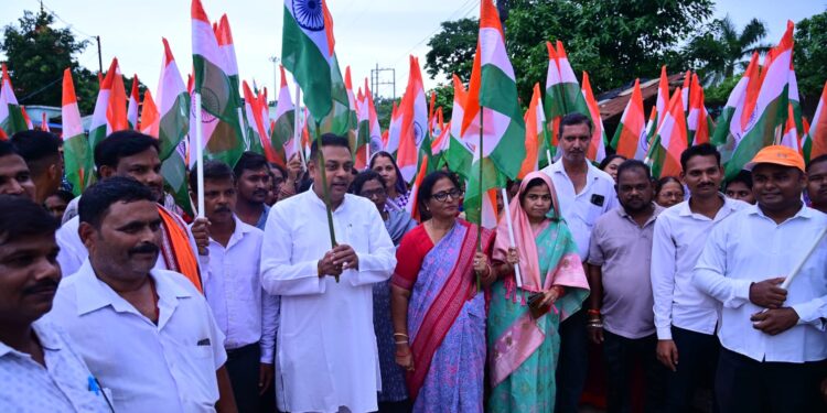 କ୍ରାନ୍ତି ଦିବସରେ ରଣପୁରରେ ଦେଶପ୍ରେମର ମହାସମାଗମ; ୧୨୦ ମିଟର ତ୍ରିରଙ୍ଗା ସହ ଗୁଞ୍ଜିଲା ‘ଭାରତ ମାତା କୀ ଜୟ’ ଧ୍ୱନି