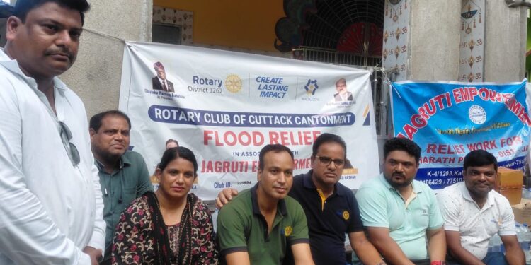 ରୋଟାରୀ କ୍ଲବ କଟକ କ୍ୟାଣ୍ଟନମେଣ୍ଟ ତରଫରୁ ରିଲିଫ ବଣ୍ଟନ