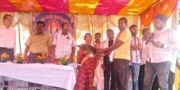 କର୍ତ୍ତବ୍ୟନିଷ୍ଠ ଶିକ୍ଷୟିତ୍ରୀ ବିନୋଦିନୀ କୁଣ୍ଡୁଙ୍କୁ ଭାବବିହ୍ୱଳ ବିଦାୟ, ବ୍ରଜବଲ୍ଲଭପୁର ପ୍ରାଥମିକ ବିଦ୍ୟାଳୟରେ ଅବସରକାଳୀନ ସମ୍ବର୍ଦ୍ଧନା ଉତ୍ସବ