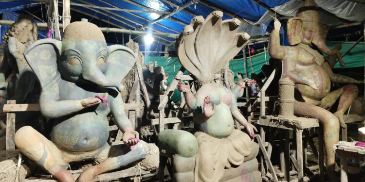 ଗଣେଶ ପୂଜା ପାଇଁ ଉତ୍ସବମୁଖର ବାଲିପାଟଣା, ମୂର୍ତ୍ତିରେ ଶେଷ ସ୍ପର୍ଶ, ମଣ୍ଡପ ସଜାଣି ଜୋରଦାର