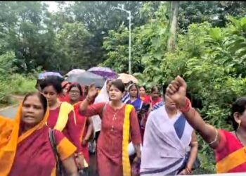 ଅଙ୍ଗନବାଡ଼ି କର୍ମୀ ଓ ସହାୟିକାଙ୍କ ସମସ୍ୟା ନେଇ ସ୍ୱର ଉଠାଇଲା ସଂଘ, ଦରମାରୁ ଆରମ୍ଭ କରି ମୋବାଇଲ୍ ରିଚାର୍ଜ, ପଦୋନ୍ନତି, ଗ୍ୟାସ୍ ସିଲିଣ୍ଡର ଓ ମାତୃତ୍ୱ ସୁବିଧା—୧୦ ଦଫା ଦାବି ଉପସ୍ଥାପିତ