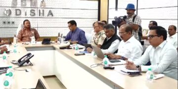 ବାତ୍ୟା ପାଇଁ ଆକ୍ସନ୍ ମୋଡ୍ରେ ରାଜ୍ୟ ସରକାର, ଅଧିକାରୀଙ୍କ ଛୁଟି ବାତିଲ୍